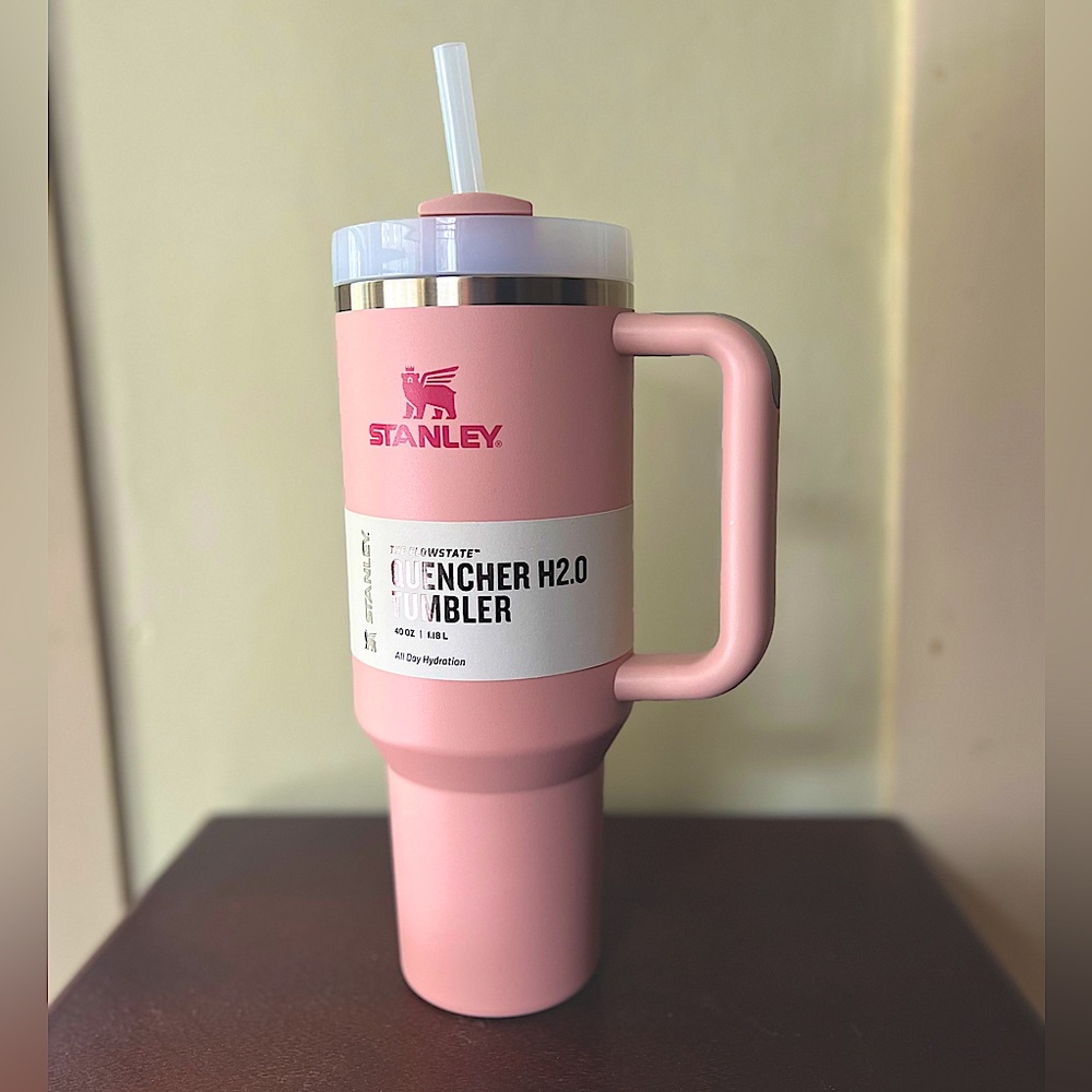 NWT 40oz STANLEY QUENCHER IN PINK DUSK